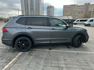 2019 Volkswagen Tiguan Allspace II, серый, 3100000 рублей, вид 4