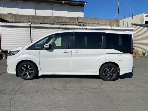 2019 Honda Stepwgn V Рестайлинг, белый, 3000000 рублей - вид 5