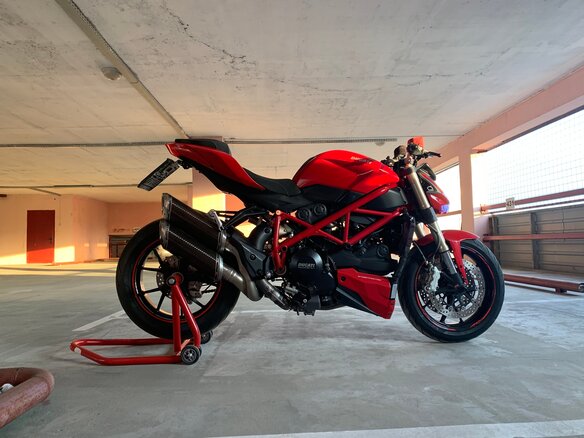 2012 Ducati Streetfighter, красный - вид 1