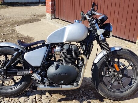 2023 Royal Enfield Interceptor 650, серебристый, 700000 рублей, вид 1