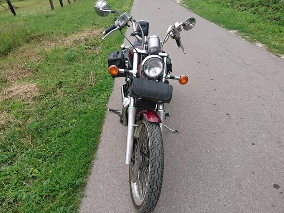 1995 Suzuki Intruder VS800, пурпурный - вид 1