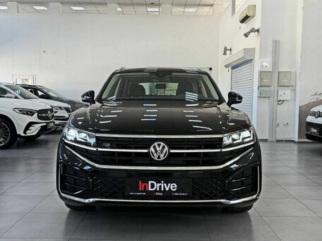 2025 Volkswagen Touareg III Рестайлинг, чёрный, 8199000 рублей, вид 2