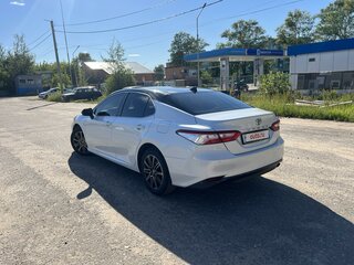 2018 Toyota Camry VIII (XV70), белый, 2800000 рублей, вид 4