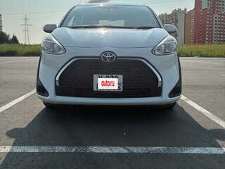 2020 Toyota Sienta II Рестайлинг, белый, 1550000 рублей, вид 3