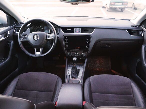 2014 Skoda Octavia Scout III (A7), бежевый, 1930000 рублей - вид 17