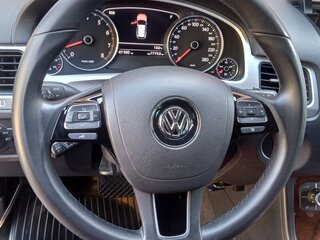 2013 Volkswagen Touareg II, коричневый, 3650000 рублей, вид 4