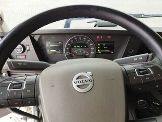 2017 Volvo FH, белый, 5600000 рублей, вид 4