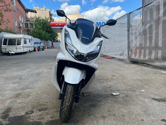 2021 Honda PCX 125, белый, 330000 рублей - вид 6