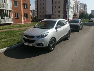 2013 Hyundai ix35 I Рестайлинг, серебристый, 1500000 рублей, вид 1