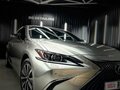 2021 Lexus ES 250 VII Рестайлинг, серый, 5150000 рублей - вид 6