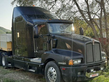 2002 Kenworth T600, чёрный, 5900000 рублей, вид 3