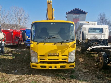 2010 Isuzu Колесные экскаваторы, жёлтый, 4600000 рублей, вид 2