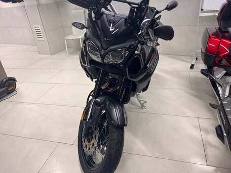 2023 Yamaha XT1200Z Super Tenere, чёрный, 1790000 рублей, вид 3