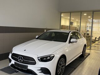 2020 Mercedes-Benz E-Класс 200 V (W213, S213, C238) Рестайлинг, белый, 5200000 рублей, вид 1