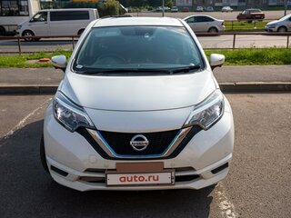 2018 Nissan Note e-Power II Рестайлинг, белый, 1325000 рублей, вид 1