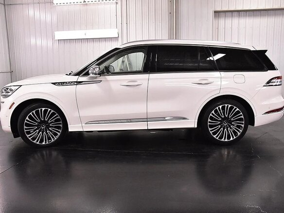 2022 Lincoln Aviator II, белый, 11223840 рублей - вид 3