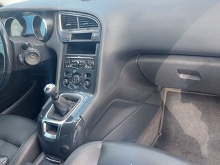 2010 Peugeot 5008 I, чёрный, 854173 рублей, вид 4