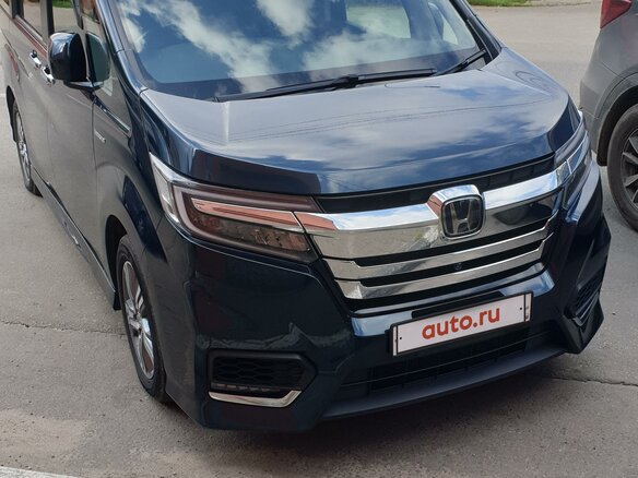 2019 Honda Stepwgn Spada V Рестайлинг, зелёный, 3150000 рублей - вид 2
