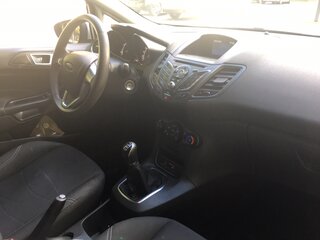 2015 Ford Fiesta Mk6 Рестайлинг, серебристый, 750000 рублей, вид 5