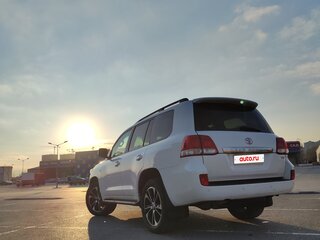 2010 Toyota Land Cruiser 200 Series, белый, 3100000 рублей, вид 4