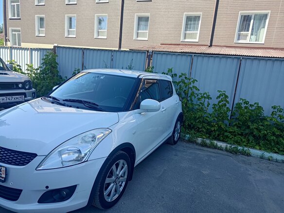 2013 Suzuki Swift IV, белый, 850000 рублей - вид 4