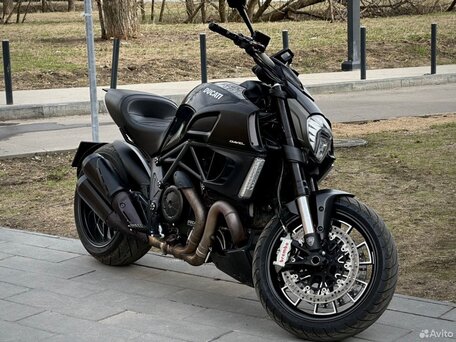 2011 Ducati Diavel Carbon, чёрный, 999999 рублей, вид 3