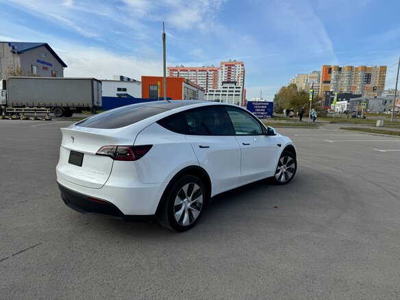 2023 Tesla Model Y Long Range I, белый, 5600000 рублей - вид 6
