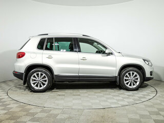 2013 Volkswagen Tiguan I Рестайлинг, серебристый, 1549700 рублей, вид 4