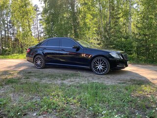 2012 Mercedes-Benz E-Класс 200 7G-Tronic IV (W212, S212, C207), чёрный, 1350000 рублей, вид 3