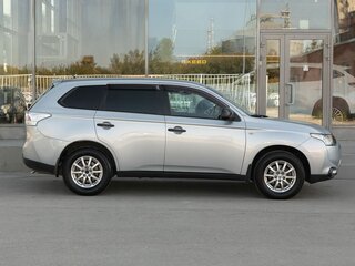 2013 Mitsubishi Outlander III, серебристый, 1245000 рублей, вид 4
