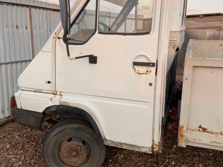 1990 Renault Midlum, белый, 170000 рублей, вид 2