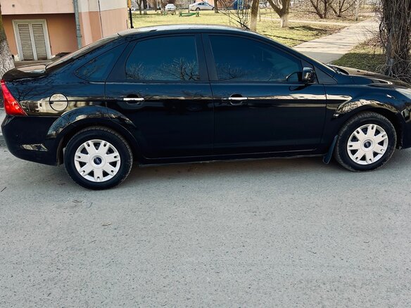 2011 Ford Focus II Рестайлинг, чёрный, 670000 рублей - вид 8
