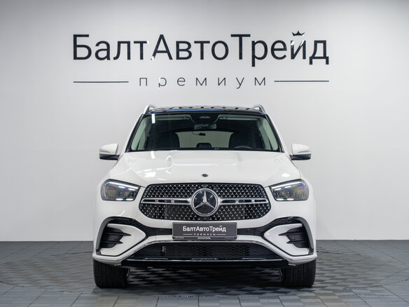 2025 Mercedes-Benz GLE 450 II (V167) Рестайлинг, белый - вид 3