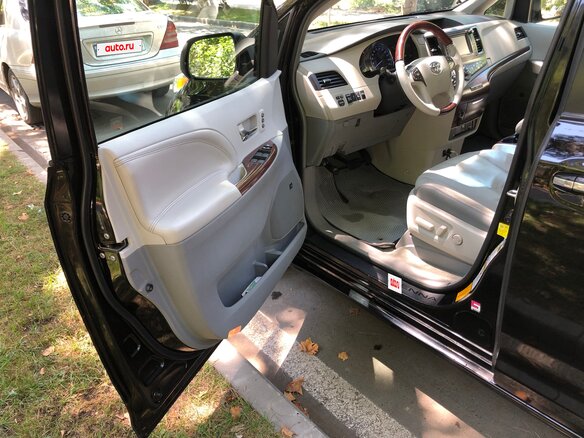 2012 Toyota Sienna III, чёрный, 2535000 рублей - вид 22