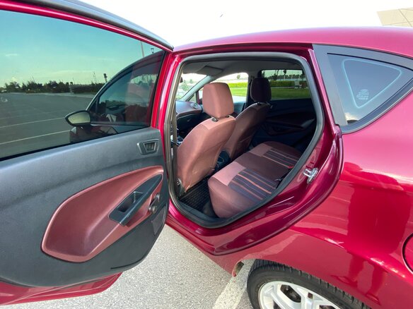 2009 Ford Fiesta Mk6, красный, 850000 рублей - вид 12