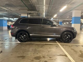 2012 Volkswagen Touareg II, серый, 1650000 рублей, вид 4