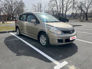 2010 Nissan Tiida I Рестайлинг, бежевый, 820000 рублей, вид 4