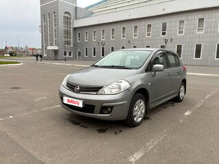 2012 Nissan Tiida I Рестайлинг, серый, 700000 рублей, вид 1