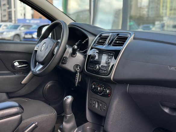 2016 Renault Logan II, серебристый, 675000 рублей - вид 10