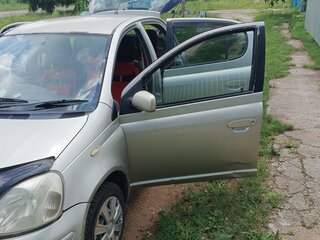 2003 Toyota Vitz I (P10), золотистый, 330000 рублей, вид 1