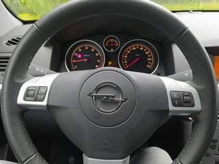 2014 Opel Astra H Рестайлинг, серебристый, 675000 рублей, вид 4