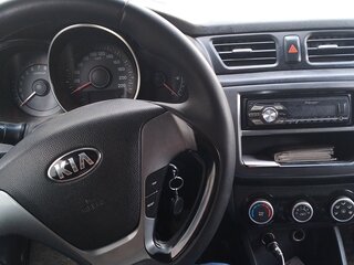 2016 Kia Rio III Рестайлинг, белый, 500000 рублей, вид 3