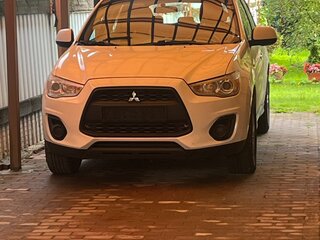 2012 Mitsubishi ASX I Рестайлинг, белый, 1000001 рублей, вид 3