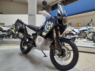 2024 Husqvarna Norden 901, синий, 1600000 рублей, вид 1