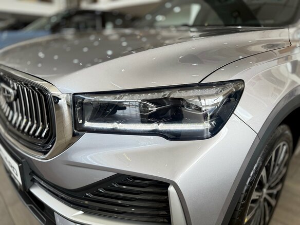 2026 Geely Monjaro I Рестайлинг, серебристый - вид 2