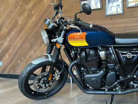 2025 Royal Enfield Interceptor 650, синий, 703000 рублей - вид 12