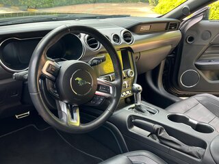 2020 Ford Mustang VI Рестайлинг, чёрный, 5900000 рублей, вид 3