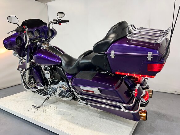2010 Harley-Davidson Electra Glide, фиолетовый, 690000 рублей - вид 35