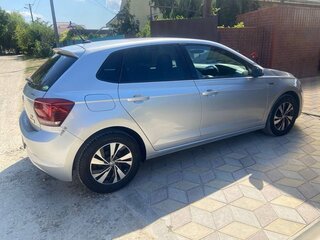 2018 Volkswagen Polo VI (EU Market), серый, 1200000 рублей, вид 3