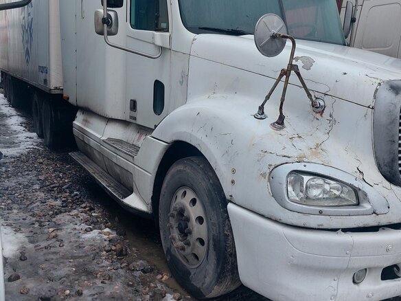 2002 Freightliner Columbia, белый, 1350000 рублей - вид 1